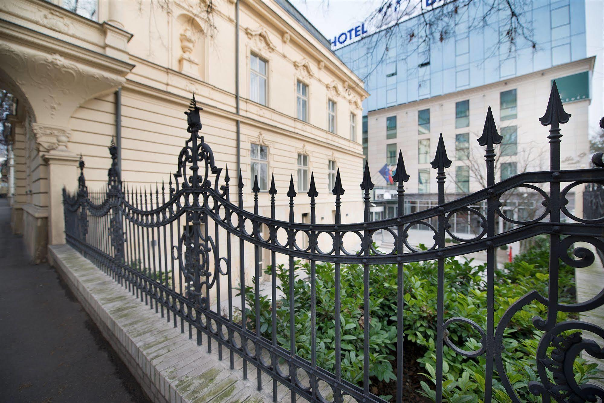 Wilson Palace By Loft Bratislava Eksteriør billede